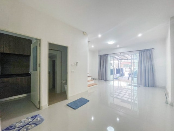 *****ทาวน์โฮมมือสอง ม.ชวนชื่นโมดัส วิภาวดี เนื้อที่กว้างขวางมากถึงเกือบ 25 ตร.ว. ฟังก์ชัน 3 ห้องนอน 3 ห้องน้ำ หน้าบ้านจอดรถได้ 2 คัน บ้านสไตล์ Home Office บนทำเลแห่งการเดินทาง ใกล้ฟิวเจอร์พาร์ค รังสิต และทางด่วน "อุตราภิมุข" ในราคาคุ้มสุดในย่าน!